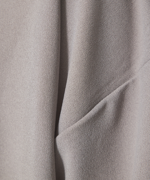 ABAHOUSE GRAY（アバハウスグレイ）の「【WHITE LINE】カットジョーゼット ドロップショルダー モックネック Tシャツ（Tシャツ/カットソー・メンズ・チャコールグレー/ブラック/グレー/オフホワイト/グレイッシュブルー・46/48）」の18枚目の写真