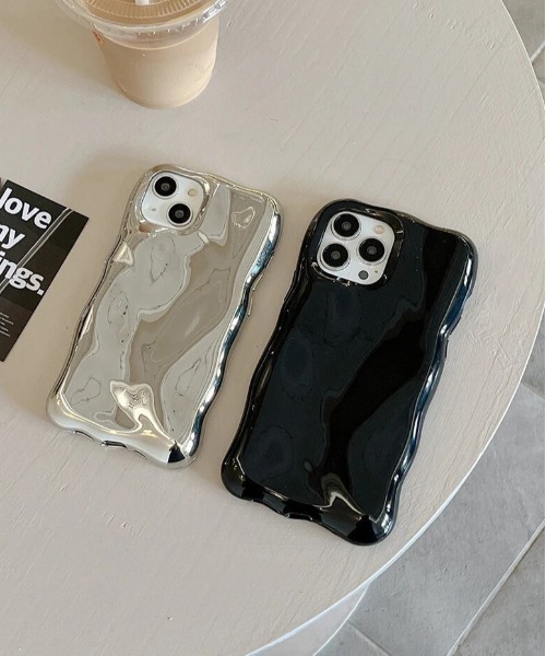 BARELY BLUE（ベアリーブルー）の「【 BARELY BLUE / ベアリーブルー 】 モノトーン メタル iPhoneケース / 11 , 12 , 12pro , 13 , 13pro , 14 , 14pro 対応（スマホケース/カバー・レディース・ブラック/シルバー・E/B/D/C/F/A）」の4枚目の写真