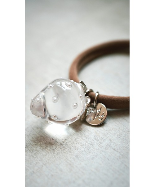 tone（トーン）の「【Agaro】No.347　大粒いちごのヘアゴム(MA)（ヘアゴム・レディース・ブルー/グリーン/レッド/ベージュ/ブラック/ライトブルー/パープル/レッド系その他/パープル系その他/グリーン系その他/ベージュ系その他/ブラック系1/ピンク/その他2/その他1/ブルー系その他3/ブラック系3/レッド系3/ピンク系3/ベージュ系3/グリーン系3/ベージュ系4/ブルー系4/パープル系4/グリーン系4/ブルー系その他4/ブラック系4/レッド系4/ピンク系4/ブルー系3/ブラック系5/ベージュ系5/ベージュ系6/ブラック系6/ブラウン系6/ホワイト系/グレー系その他/ブルー系その他2/ベージュ系その他7/グレー系3/グリーン系7/ブラック系7/その他3/ブラウン系8/ブラック系8/ベージュ系8/グレー系8/ダークブラウン系8・FREE）」の22枚目の写真