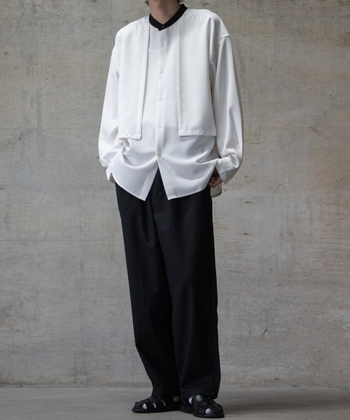 JOHN'S CLOSET（ジョンズクローゼット）の「【a】ナチュラルストレッチ クレリックバンドカラー レイヤード ルーズサイズ長袖シャツ（シャツ/ブラウス・メンズ・ブラック/ホワイト/グレイッシュベージュ・LARGE/MEDIUM/X-LARGE）」の4枚目の写真