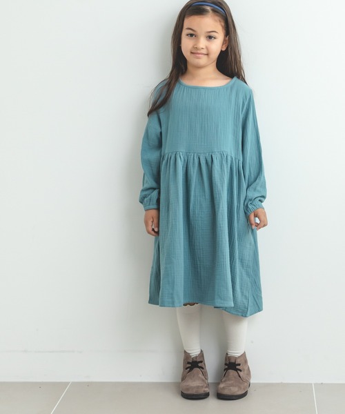 pairmanon（ペアマノン）の「【ママとおそろい】ダブルガーゼ 長袖 リラックス ワンピース コットン（ワンピース・キッズ・グレイッシュベージュ/ブルー/オリーブ/レッド系その他/ブラック/テラコッタ/ラベンダー/ピンク系その他/ブルー系その他/マスタード/サーモンピンク/アイボリー/パープル/ライトパープル/ネイビー・100/130/110/90/150/140/120）」の8枚目の写真