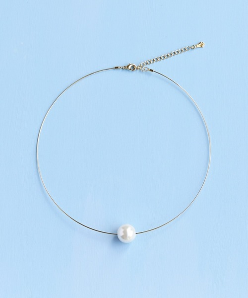 Phoebe（フィービィー）の「ポイントパールメタルネックカフ/チョーカー（チョーカー・レディース・イエローゴールド・FREE）」の4枚目の写真