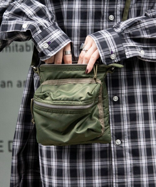 GLOSTER（グロスター）の「【GLOSTER/グロスター】パデッドタンカースバッグ 2nd クロシェット付き（ショルダーバッグ・メンズ・ブラック/オリーブ・FREE）」の19枚目の写真