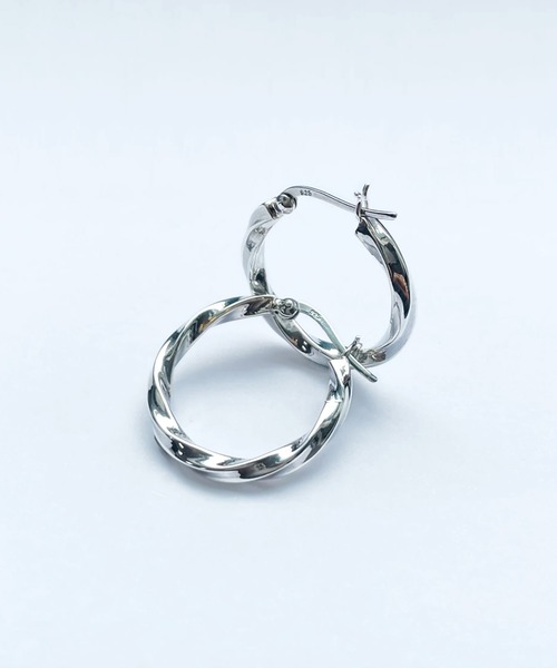 シルバー ツイストデザイン ピアス シルバー ツイストデザイン ピアス 金属アレルギー対応 ステンレス