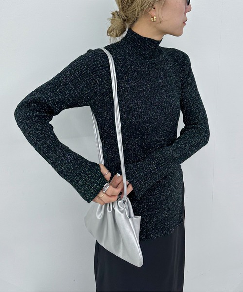 feepur（フェピュール）の「【ハンドウォッシャブル】ハイネックラメスリットリブニット（ニット/セーター・レディース・オフホワイト/杢グレー/ブルー/ブラック・MEDIUM）」の8枚目の写真