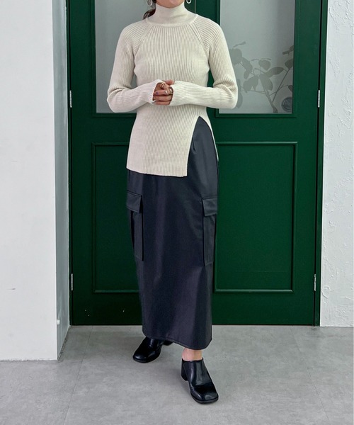 feepur（フェピュール）の「【ハンドウォッシャブル】ハイネックラメスリットリブニット（ニット/セーター・レディース・オフホワイト/杢グレー/ブルー/ブラック・MEDIUM）」の18枚目の写真