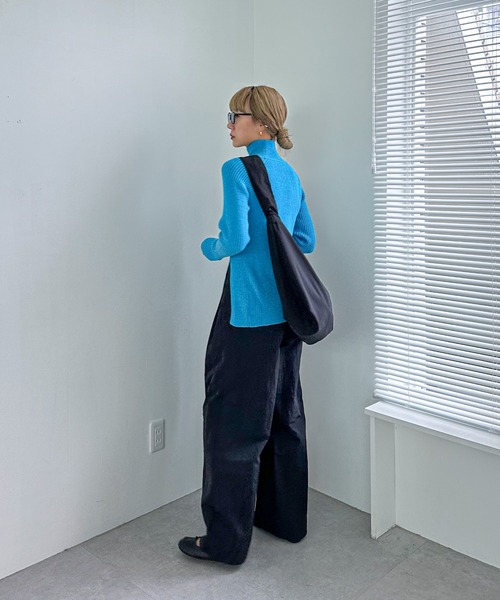 feepur（フェピュール）の「【ハンドウォッシャブル】ハイネックラメスリットリブニット（ニット/セーター・レディース・オフホワイト/杢グレー/ブルー/ブラック・MEDIUM）」の13枚目の写真