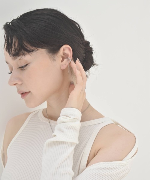 LHME（エルエイチエムイー）の「【WEB限定】”Aqua”ダブルイヤーカフ/チェーンミックス/サージカルステンレス（金属アレルギー対応）【LHME / エルエイチエムイー】（イヤーカフ・レディース・シルバー/ゴールド・ONE SIZE）」の7枚目の写真