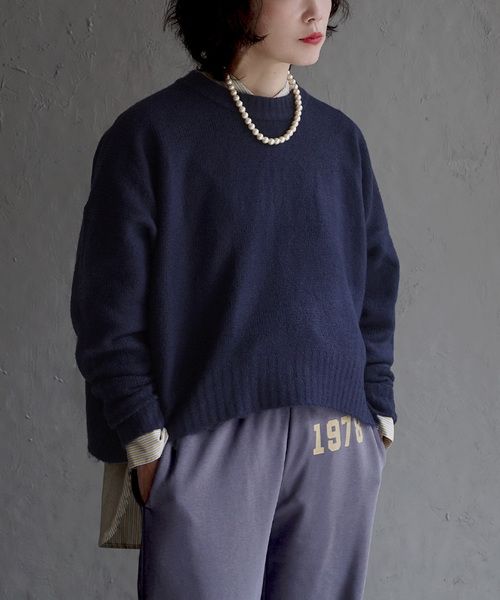 apartment department（アパートメントデパートメント）の「ショート丈 ワイドクルーネック プルオーバー（ニット/セーター・レディース・ブルー/アイボリー/ライトブラウン/レッド/ブラック/グリーン/ベージュ/ネイビー・M）」の7枚目の写真