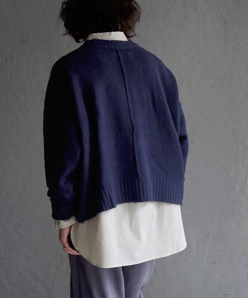 apartment department（アパートメントデパートメント）の「ショート丈 ワイドクルーネック プルオーバー（ニット/セーター・レディース・ブルー/アイボリー/ライトブラウン/レッド/ブラック/グリーン/ベージュ/ネイビー・M）」の21枚目の写真