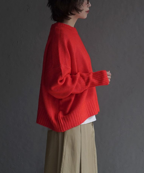 apartment department（アパートメントデパートメント）の「ショート丈 ワイドクルーネック プルオーバー（ニット/セーター・レディース・ブルー/アイボリー/ライトブラウン/レッド/ブラック/グリーン/ベージュ/ネイビー・M）」の11枚目の写真