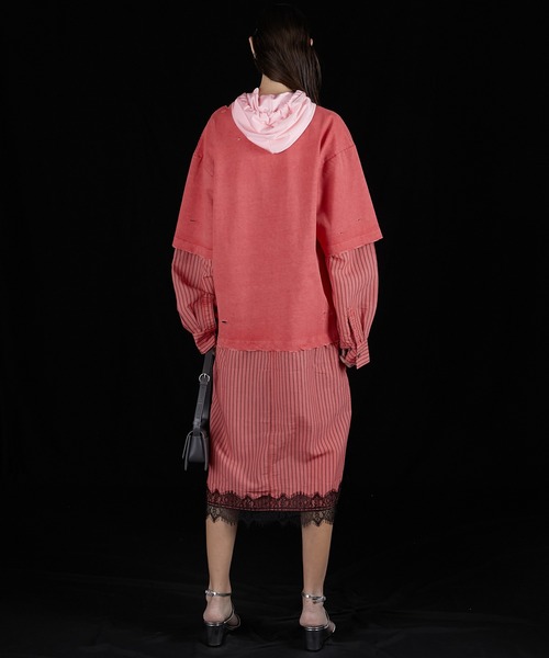 PRANK PROJECT(プランクプロジェクト)の「ダメージTレイヤードシャツワンピ / Damaged Tee Layered Shirt One Piece(シャツワンピース・レディース・ライトグレー/チャコールグレー/レッド・FREE)」の7枚目の写真