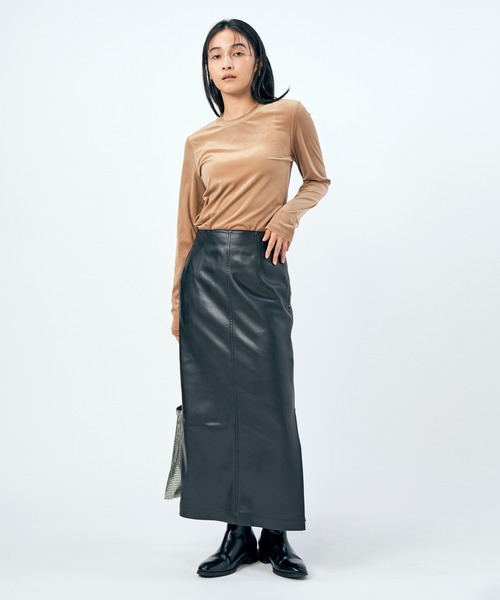 LIENCOEUR（リアンクール）の「UネックベロアロンT（Tシャツ/カットソー・レディース・ブラウン/ピンク/ブラック・FREE）」の12枚目の写真