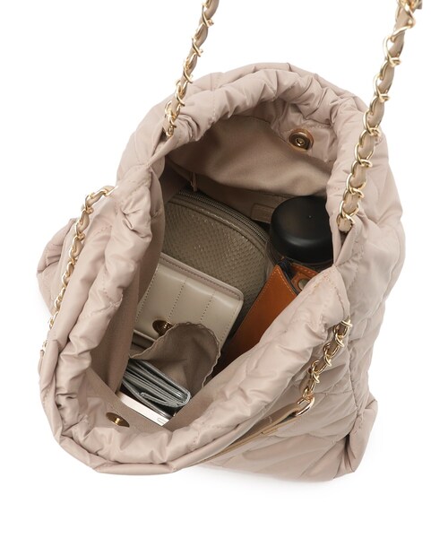 UNTITLED（アンタイトル）の「◆キルティングチェーンショルダートート（トートバッグ・レディース・ブラック/ライトベージュ・99）」の9枚目の写真