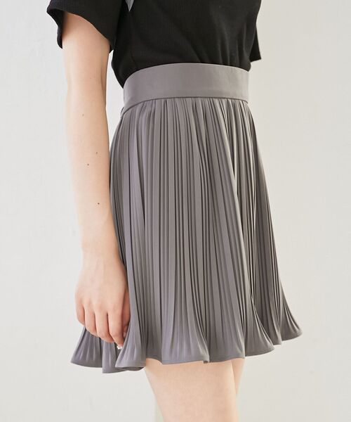MAJESTIC LEGON（マジェスティックレゴン）の「プリーツフレアミニスカパン（スカート・レディース・ブラック/グレー/オフホワイト・MEDIUM）」の11枚目の写真
