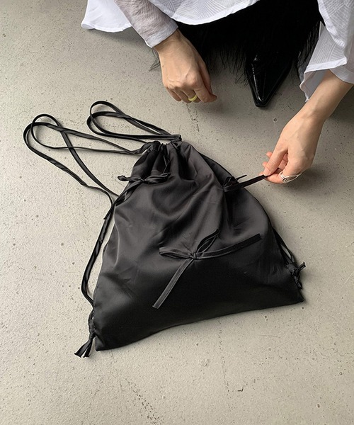 MEMECLE（メメクル）の「【 MEMECLE / メメクル 】リボンナップサック（バックパック/リュック・レディース・パープル/ホワイト/ブラック/シルバー・FREE）」の6枚目の写真