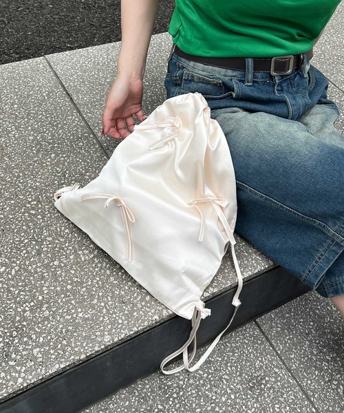 MEMECLE（メメクル）の「【 MEMECLE / メメクル 】リボンナップサック（バックパック/リュック・レディース・パープル/ホワイト/ブラック/シルバー・FREE）」の14枚目の写真