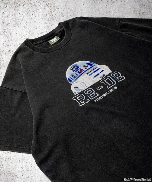 FREAK'S STORE(フリークスストア)の「FREAK’S STORE/フリークスストア STARWARS/スターウォーズ R2-D2 フロッキープリント ショートスリーブTシャツ/半袖/リラックスフィット(Tシャツ/カットソー・メンズ・ブラック/ネイビー/グリーン・MEDIUM/LARGE)」の2枚目の写真