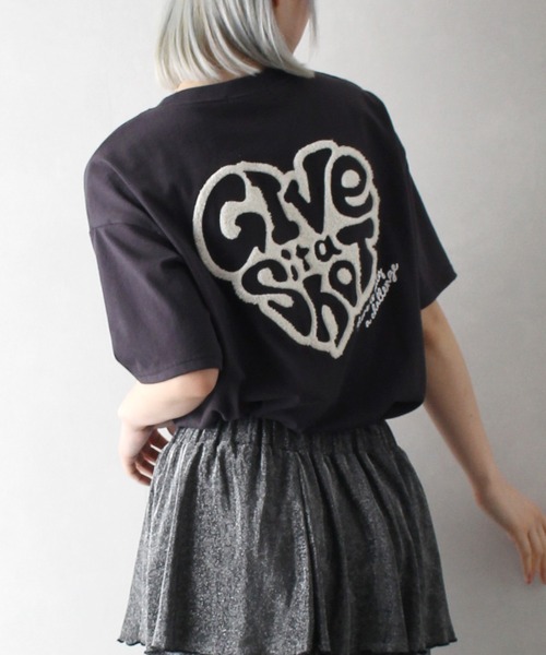SpRay(スプレイ)の「ハートサガラロゴTシャツ(Tシャツ/カットソー・レディース・アイボリー/チャコールグレー/オフホワイト/ネイビー/オートミール・FREE)」の1枚目の写真