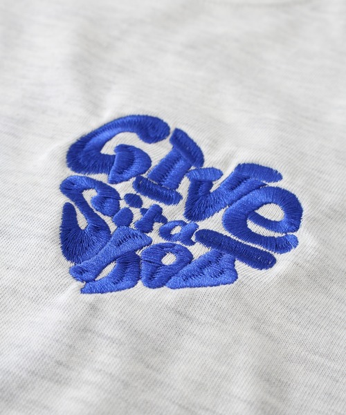 SpRay(スプレイ)の「ハートサガラロゴTシャツ(Tシャツ/カットソー・レディース・アイボリー/チャコールグレー/オフホワイト/ネイビー/オートミール・FREE)」の13枚目の写真