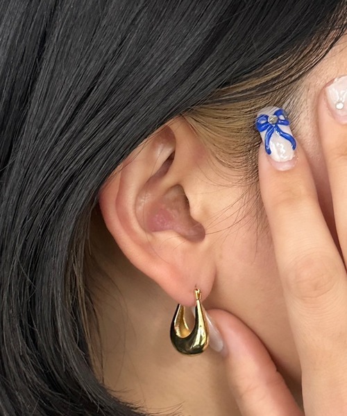 kutir（クティール）の「ラウンドフープピアス（ピアス（両耳用）・レディース・ゴールド/シルバー・FREE）」の4枚目の写真