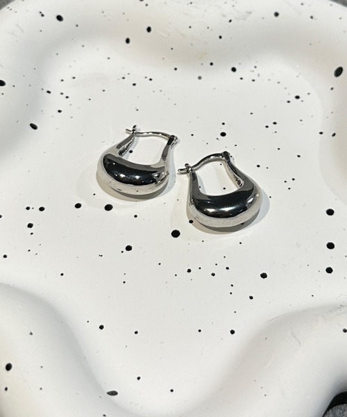 kutir（クティール）の「ラウンドフープピアス（ピアス（両耳用）・レディース・ゴールド/シルバー・FREE）」の5枚目の写真