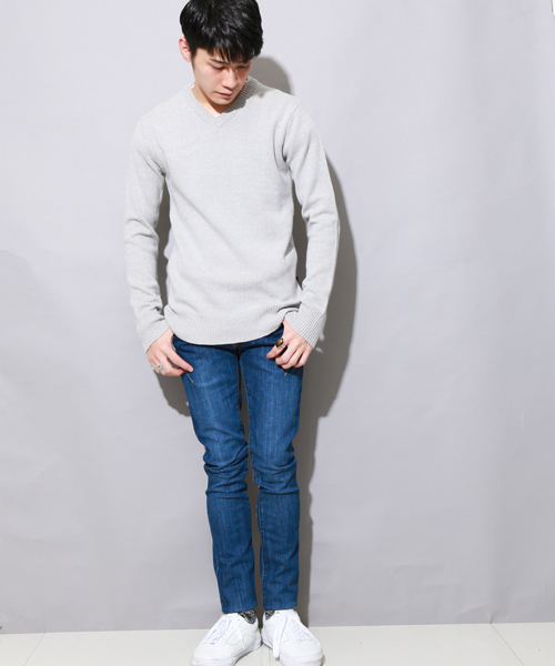 AKM Contemporary（エイケイエムコンテンポラリー）の「【AKM Contemporary】別注Vネックコットンニット（ニット/セーター・メンズ・ホワイト/ブラック/グレー/ネイビー・S/M/L）」の13枚目の写真