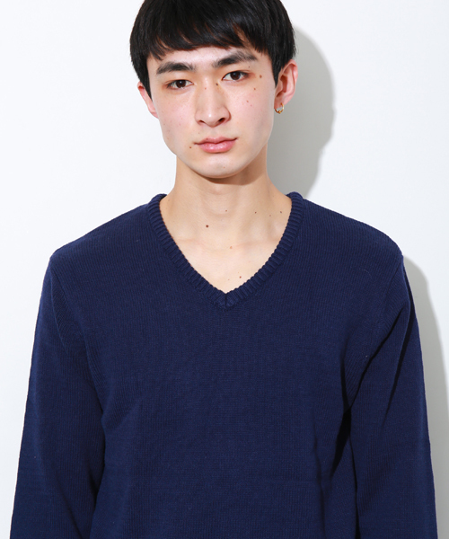 AKM Contemporary（エイケイエムコンテンポラリー）の「【AKM Contemporary】別注Vネックコットンニット（ニット/セーター・メンズ・ホワイト/ブラック/グレー/ネイビー・S/M/L）」の6枚目の写真