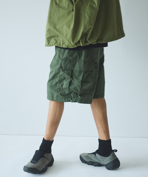 SEDAN ALL-PURPOSE（セダンオールパーパス）の「SEDAN ALL-PURPOSE | カーゴイージーショーツ MEN（カーゴパンツ・メンズ・ブラック/オリーブ・M/L）」の4枚目の写真