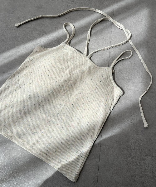 QFORON（キュフォロン）の「カップ付きホルターネックキャミソール（キャミソール・レディース・アイボリー/ブラック・M）」の4枚目の写真