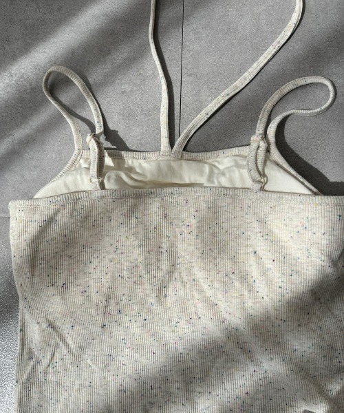 QFORON（キュフォロン）の「カップ付きホルターネックキャミソール（キャミソール・レディース・アイボリー/ブラック・M）」の9枚目の写真