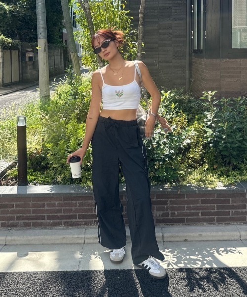 ROXY（ロキシー）の「【ZOZO限定アイテム】ONE DAY PANTS/ロキシーウエストゴムスポーティボトムス（その他パンツ・レディース・グレー/ベージュ/ブラック・FREE）」の2枚目の写真