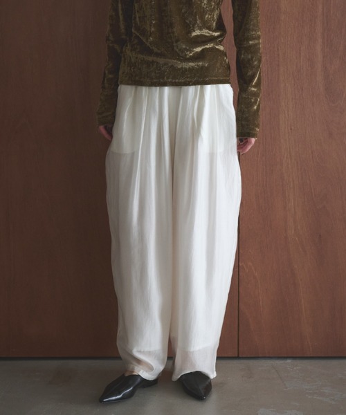 AIC.(エーアイシー)の「シアースリータックカーブシルエットパンツ(その他パンツ・レディース・ブラック/グレイッシュブルー/オフホワイト・FREE)」の4枚目の写真