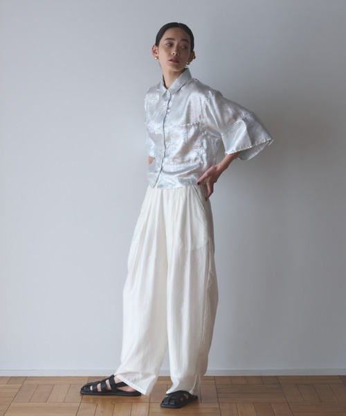 AIC.(エーアイシー)の「シアースリータックカーブシルエットパンツ(その他パンツ・レディース・ブラック/グレイッシュブルー/オフホワイト・FREE)」の17枚目の写真