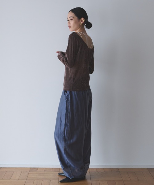 AIC.（エーアイシー）の「シアースリータックカーブシルエットパンツ（その他パンツ・レディース・ブラック/グレイッシュブルー/オフホワイト・FREE）」の10枚目の写真