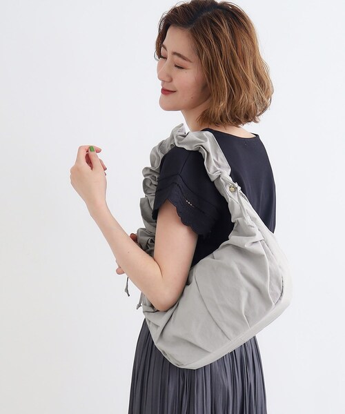 grove（グローブ）の「◆ギャザーフリルリボンムーンショルダー（ショルダーバッグ・レディース・ライトベージュ/ブラック/チャコールグレー/ライトグレー/シルバー系その他5・00）」の14枚目の写真