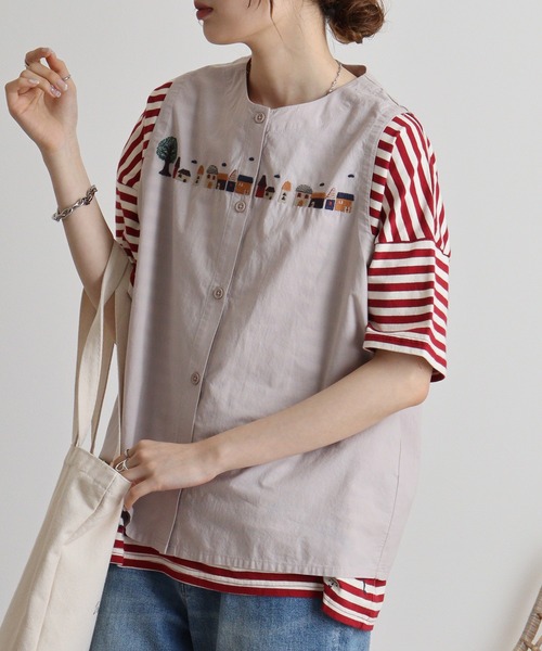 Emago(イマゴ)の「EMAGO 街刺繍ベスト(ベスト・レディース・ネイビー/グレー/ライトベージュ・FREE)」の19枚目の写真