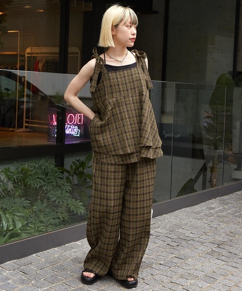 ベージュ ケーブルニット & カーキ イージーパンツ セット ケービーエフ KBF ベロアイージーパンツ （CHARCOAL） - ファッション