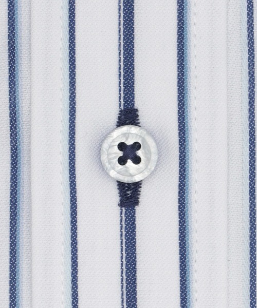 TOKYO SHIRTS(トウキョウシャツ)の「超形態安定ノーアイロン ドゥエボットーニ 半袖ビジネスワイシャツ(ビジネスシャツ・メンズ・ブルー・首回り42cm/首回り39cm/首回り41cm/首回り43cm/首回り37cm)」の4枚目の写真