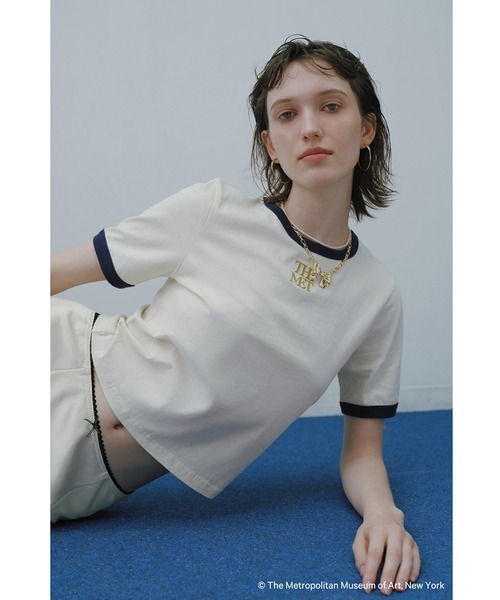 LILY BROWN（リリーブラウン）の「【The Metropolitan Museum of Art】バリエーションリンガーTシャツ（Tシャツ/カットソー・レディース・ネイビー/ライトグレー/ライトブルー/アイボリー・FREE）」の2枚目の写真