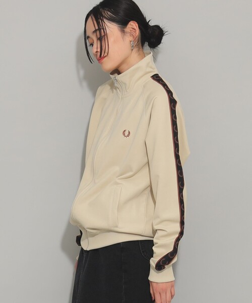 FRED PERRY(フレッドペリー)の「FRED PERRY / Contrast Tape Track Jacket(ジャージ・レディース・オフホワイト・SMALL)」の10枚目の写真