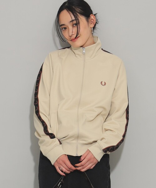 FRED PERRY(フレッドペリー)の「FRED PERRY / Contrast Tape Track Jacket(ジャージ・レディース・オフホワイト・SMALL)」の11枚目の写真