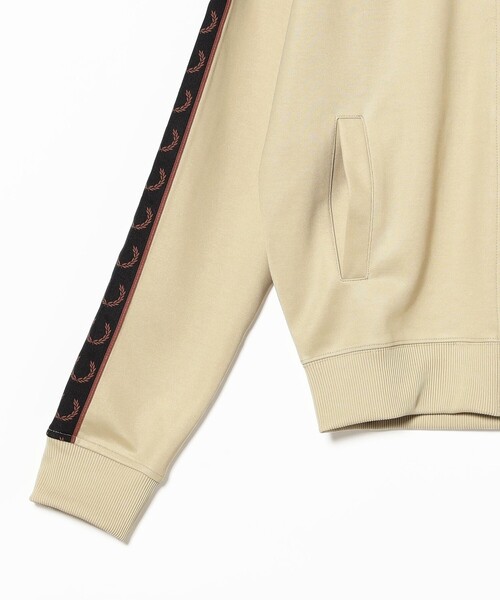 FRED PERRY(フレッドペリー)の「FRED PERRY / Contrast Tape Track Jacket(ジャージ・レディース・オフホワイト・SMALL)」の3枚目の写真
