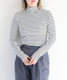 タートルネックプルオーバー