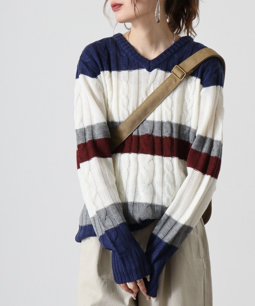 FUNALIVE(ファンアライブ)の「Cable knit v neck knit / ケーブル編みVネックニット unisex(ニット/セーター・メンズ・グレー系3/レッド系1/ネイビー系2/キャメル/ブラック系3/ブラック系2/ホワイト系1/ブラック系1/グレー系1/ブラック/ホワイト系2/グレー系2/ネイビー系1/オフホワイト・L/LL/M)」の3枚目の写真