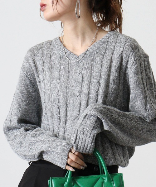 FUNALIVE(ファンアライブ)の「Cable knit v neck knit / ケーブル編みVネックニット unisex(ニット/セーター・メンズ・グレー系3/レッド系1/ネイビー系2/キャメル/ブラック系3/ブラック系2/ホワイト系1/ブラック系1/グレー系1/ブラック/ホワイト系2/グレー系2/ネイビー系1/オフホワイト・L/LL/M)」の8枚目の写真