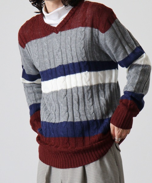 FUNALIVE(ファンアライブ)の「Cable knit v neck knit / ケーブル編みVネックニット unisex(ニット/セーター・メンズ・グレー系3/レッド系1/ネイビー系2/キャメル/ブラック系3/ブラック系2/ホワイト系1/ブラック系1/グレー系1/ブラック/ホワイト系2/グレー系2/ネイビー系1/オフホワイト・L/LL/M)」の9枚目の写真
