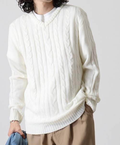 FUNALIVE(ファンアライブ)の「Cable knit v neck knit / ケーブル編みVネックニット unisex(ニット/セーター・メンズ・グレー系3/レッド系1/ネイビー系2/キャメル/ブラック系3/ブラック系2/ホワイト系1/ブラック系1/グレー系1/ブラック/ホワイト系2/グレー系2/ネイビー系1/オフホワイト・L/LL/M)」の2枚目の写真