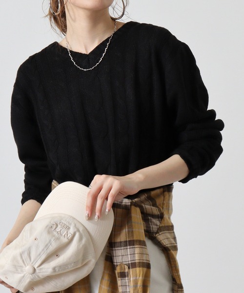 FUNALIVE(ファンアライブ)の「Cable knit v neck knit / ケーブル編みVネックニット unisex(ニット/セーター・メンズ・グレー系3/レッド系1/ネイビー系2/キャメル/ブラック系3/ブラック系2/ホワイト系1/ブラック系1/グレー系1/ブラック/ホワイト系2/グレー系2/ネイビー系1/オフホワイト・L/LL/M)」の5枚目の写真