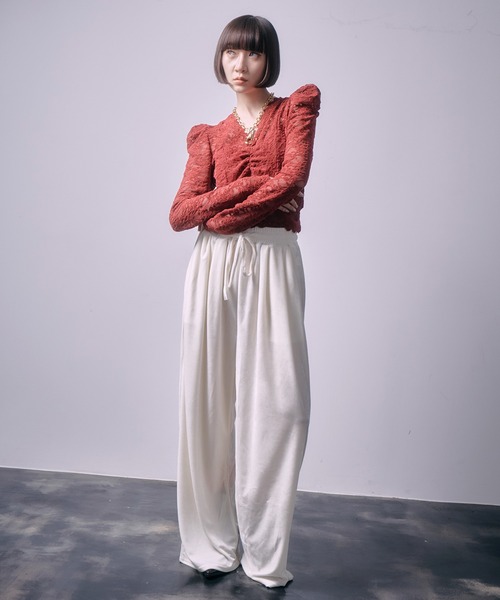 SEN TOKYO(セントーキョー)の「レースVネック スカラップデザイン シアートップス(Tシャツ/カットソー・レディース・ホワイト/ブラウン/レッド/ブラック・FREE)」の6枚目の写真
